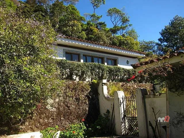 Casa com 32000m², à venda, no bairro Valparaíso em Petrópolis
