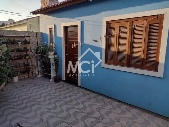 Casa 2 quartos e 1 banheiro, à venda, no bairro Três Vendas em Pelotas