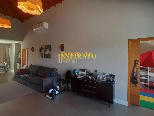 Casa com 1800m² 4 quartos e 6 banheiros, à venda ou para alugar, no bairro Medeiros em Jundiaí