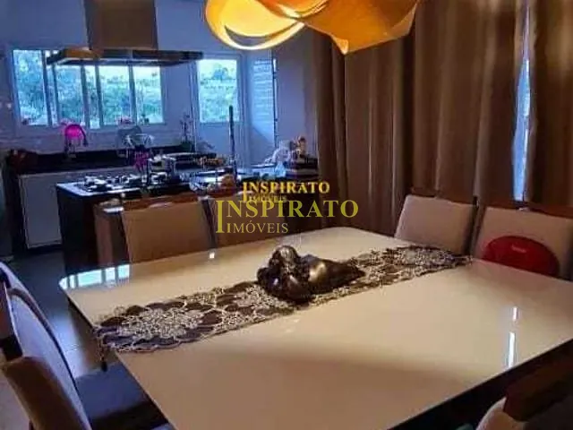 Casa com 1800m² 4 quartos e 6 banheiros, à venda ou para alugar, no bairro Medeiros em Jundiaí