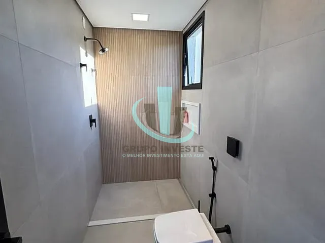 Sobrado com 442m² 4 quartos e 6 banheiros, à venda, no bairro RESIDENCIAL E COMERCIAL QUINTA DAS LARANJEIRAS em ARARAQUARA