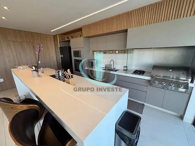 Sobrado com 442m² 4 quartos e 6 banheiros, à venda, no bairro RESIDENCIAL E COMERCIAL QUINTA DAS LARANJEIRAS em ARARAQUARA