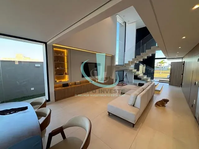 Sobrado com 442m² 4 quartos e 6 banheiros, à venda, no bairro RESIDENCIAL E COMERCIAL QUINTA DAS LARANJEIRAS em ARARAQUARA