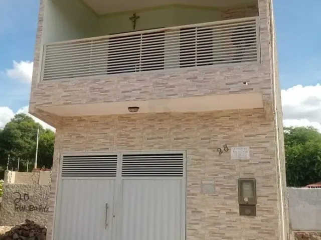 Casa 2 quartos e 2 banheiros, à venda, no bairro Centenário em Paulo Afonso