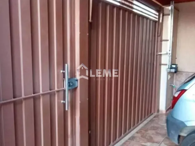 Casa com 200m² 2 quartos e 2 banheiros, à venda, no bairro Conjunto Habitacional Luiz Fernandes Dias em Mococa