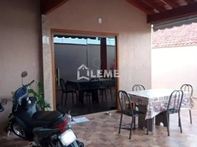 Casa com 200m² 2 quartos e 2 banheiros, à venda, no bairro Conjunto Habitacional Luiz Fernandes Dias em Mococa