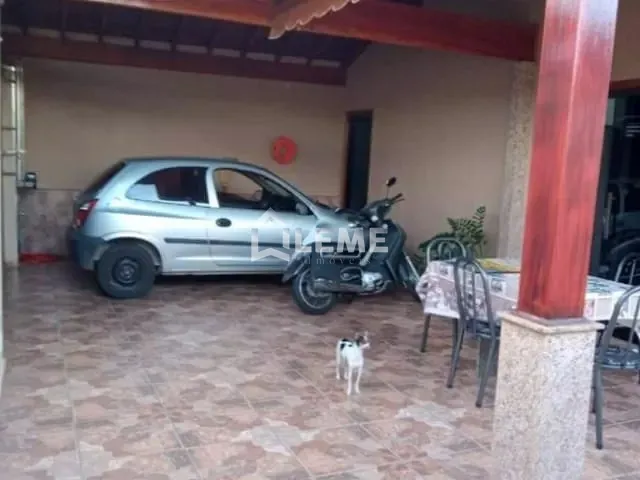 Casa com 200m² 2 quartos e 2 banheiros, à venda, no bairro Conjunto Habitacional Luiz Fernandes Dias em Mococa