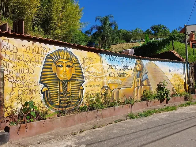 Casa com 1754m² 1 quarto e 1 banheiro, à venda, no bairro Penedo em Itatiaia