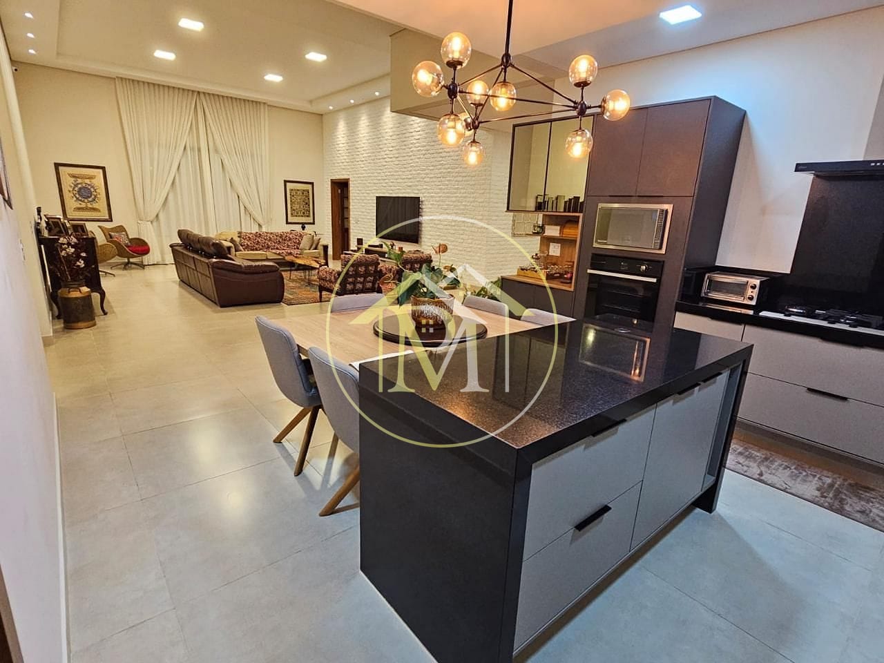 Casa, 4 quartos, 356 m² - Foto 1