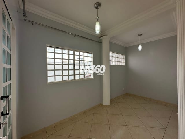 Casa com 375m², para alugar, no bairro Loteamento Celina Park em Goiânia