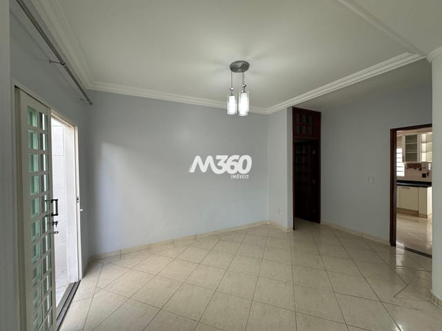 Casa com 375m², para alugar, no bairro Loteamento Celina Park em Goiânia