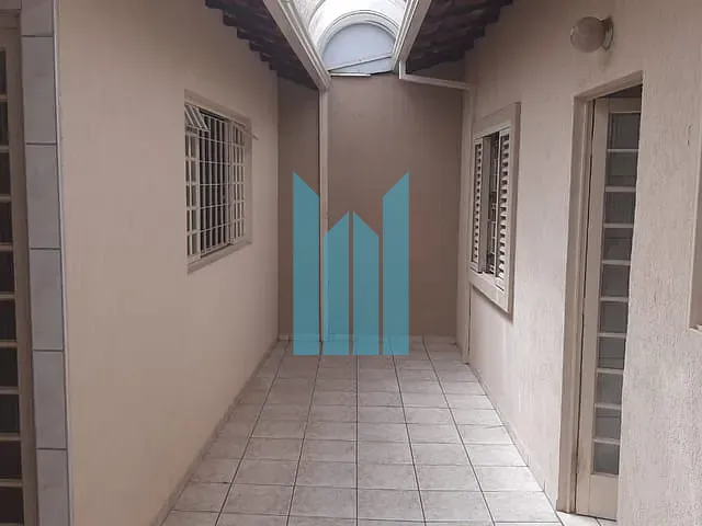Casa com 184m² 2 quartos e 2 banheiros, à venda, no bairro Jardim Centenario em Poços de Caldas