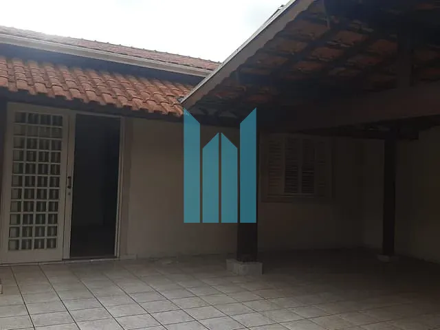 Casa com 184m² 2 quartos e 2 banheiros, à venda, no bairro Jardim Centenario em Poços de Caldas