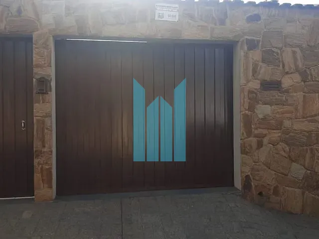 Casa com 184m² 2 quartos e 2 banheiros, à venda, no bairro Jardim Centenario em Poços de Caldas