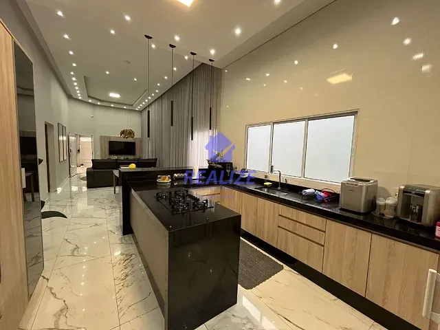 Casa com 250m² 3 quartos e 3 banheiros, à venda, no bairro Residencial Ouro Verde em Botucatu