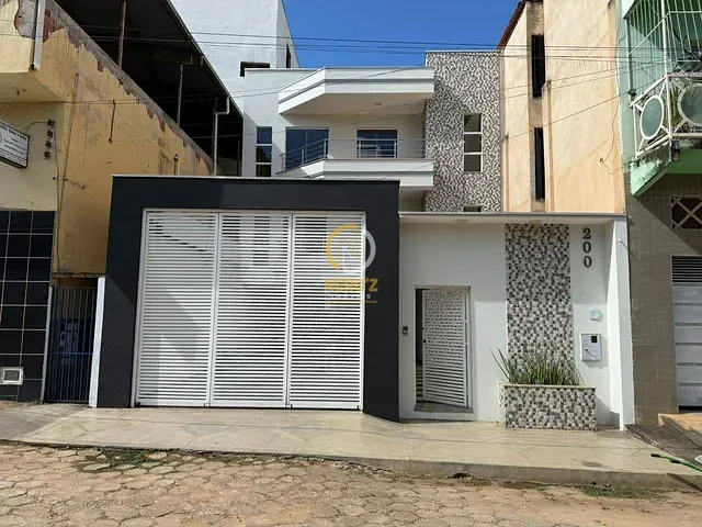 Casa 4 quartos e 3 banheiros, à venda, no bairro Centro em Dom Cavati