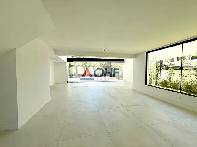 Casa com 850m² 5 quartos e 9 banheiros, à venda, no bairro Barra da Tijuca em Rio de Janeiro