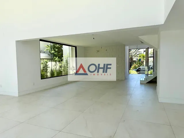 Casa com 850m² 5 quartos e 9 banheiros, à venda, no bairro Barra da Tijuca em Rio de Janeiro