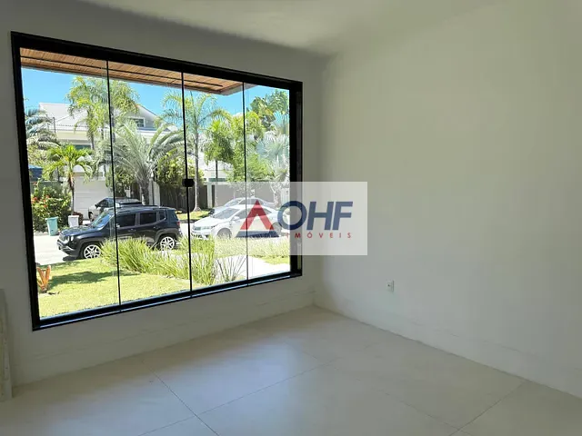 Casa com 850m² 5 quartos e 9 banheiros, à venda, no bairro Barra da Tijuca em Rio de Janeiro