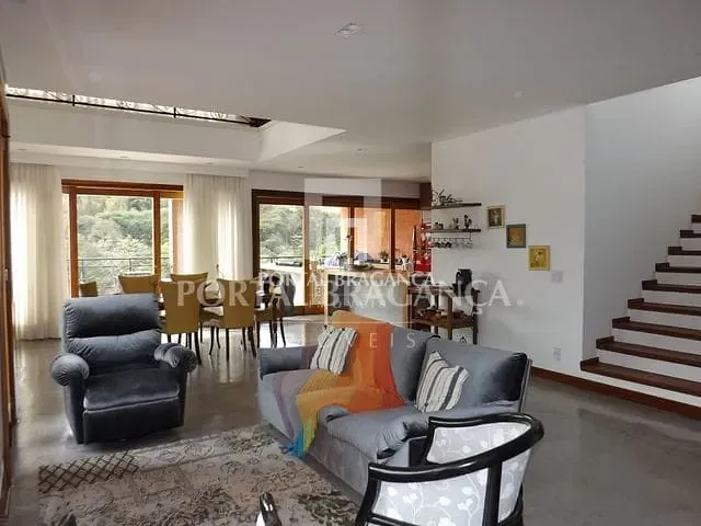 Casa com 465m² 4 quartos e 6 banheiros, à venda, no bairro Condomínio Residencial Fazenda Santa Helena em Bragança Paulista