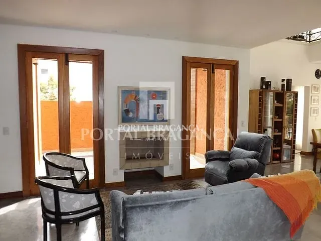 Casa com 465m² 4 quartos e 6 banheiros, à venda, no bairro Condomínio Residencial Fazenda Santa Helena em Bragança Paulista