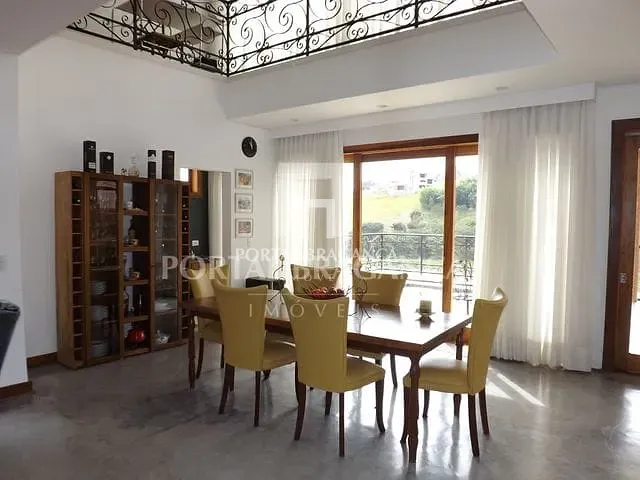 Casa com 465m² 4 quartos e 6 banheiros, à venda, no bairro Condomínio Residencial Fazenda Santa Helena em Bragança Paulista
