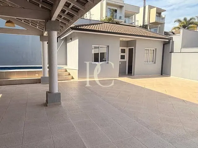 Casa 4 quartos e 6 banheiros, à venda ou para alugar, no bairro Residencial Colinas de São Francisco em Bragança Paulista