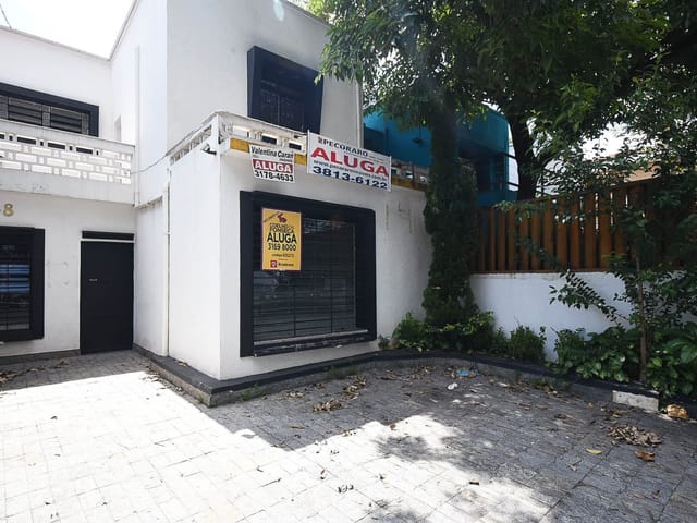 Foto do Casa - Amplo sobrado comercial, arejado, com três salas, quintal e edícula, para comprar ou alugar, na Vila Nova Conceição (São Paulo, SP) | Pecoraro Imóveis