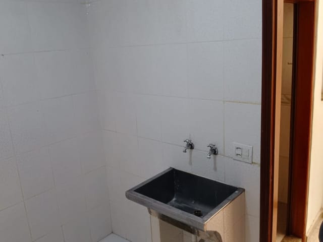 Casa com 200m² 2 quartos e 2 banheiros, à venda ou para alugar, no bairro Vila Granada em São Paulo