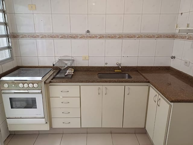 Casa com 200m² 2 quartos e 2 banheiros, à venda ou para alugar, no bairro Vila Granada em São Paulo