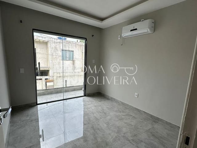 Casa 2 quartos e 2 banheiros, para alugar, no bairro Vargem Pequena em Rio de Janeiro