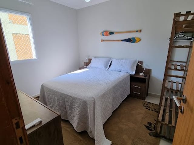 Apartamento 2 quartos e 1 banheiro, para alugar, no bairro Caiçara em Praia Grande