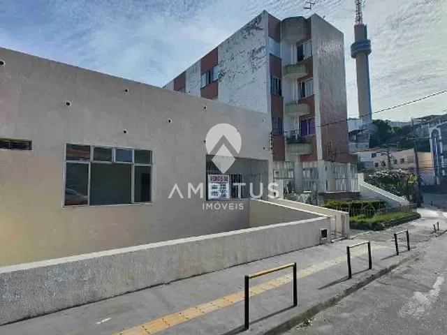 Casa 6 quartos e 4 banheiros, à venda, no bairro Federação em Salvador