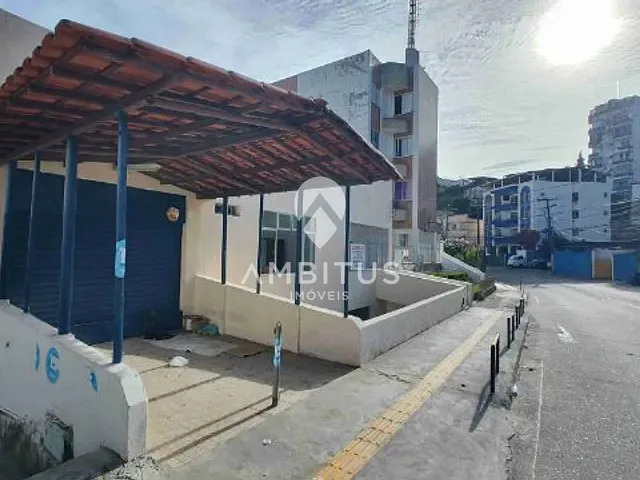 Casa 6 quartos e 4 banheiros, à venda, no bairro Federação em Salvador