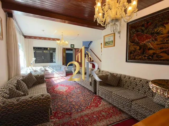 Casa com 961m² 5 quartos e 6 banheiros, à venda, no bairro Interlagos em São Paulo