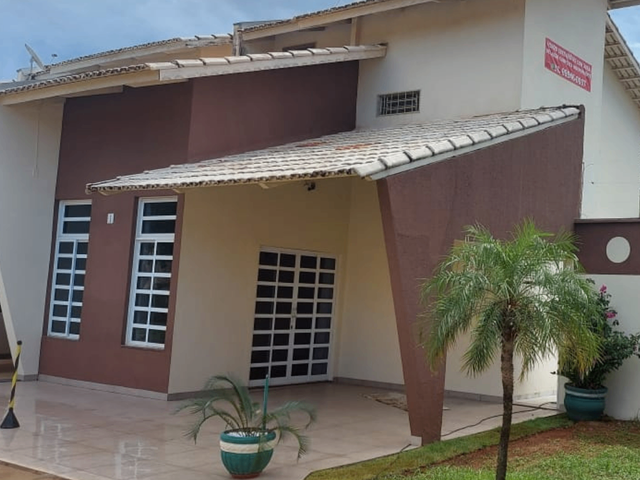 CASA CONDOMÍNIO FECHADO