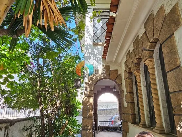 Casa com 360m² 6 quartos e 2 banheiros, à venda, no bairro Tijuca em Rio de Janeiro