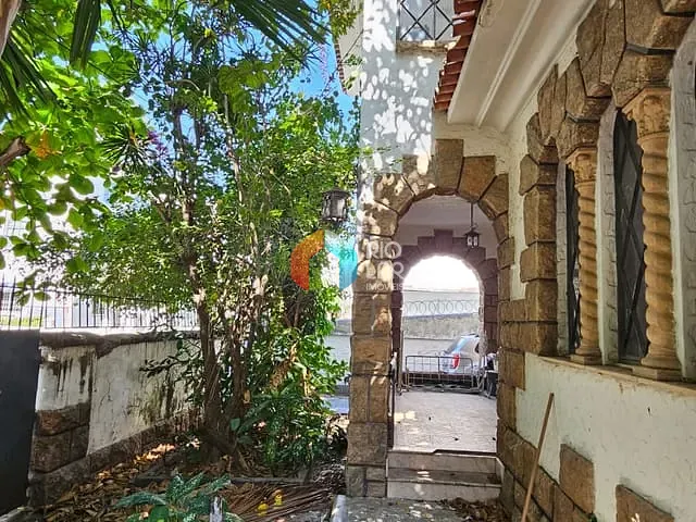 Casa com 360m² 6 quartos e 2 banheiros, à venda, no bairro Tijuca em Rio de Janeiro