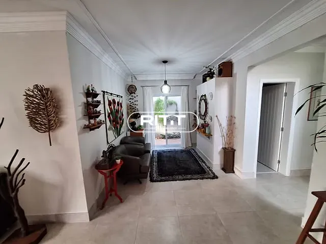 Casa com 300m² 4 quartos e 6 banheiros, à venda, no bairro Parque das Flores em Campinas