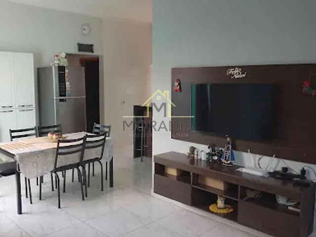 Casa com 200m² 2 quartos e 1 banheiro, à venda, no bairro Jardim Aeroporto em Guaxupé