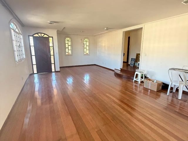 Foto do Casa - QR1-A Melhor localização, Sobrado com 573m2 com habite-se | SAMANTHA ADMINISTRACAO DE IMOVEIS LTDA