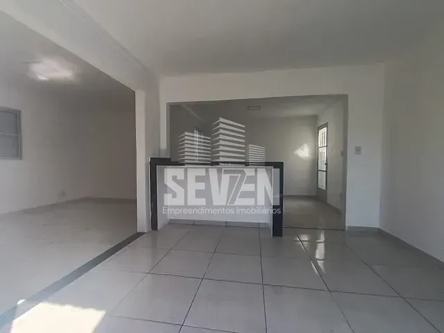 Casa com 200m² 3 quartos e 2 banheiros, à venda, no bairro Núcleo Residencial Alto Alegre em Bauru