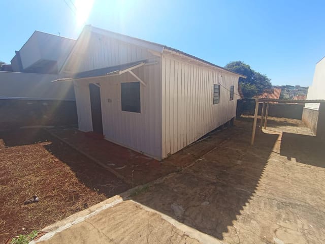 Casa 3 quartos e 1 banheiro, para alugar, no bairro Jardim Santo Antônio em Cambé