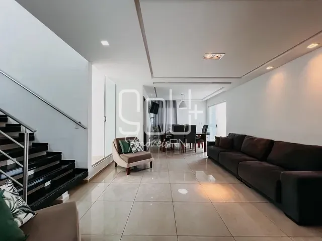 Casa com 305m² 4 quartos e 5 banheiros, à venda, no bairro Nova Parnamirim em Parnamirim
