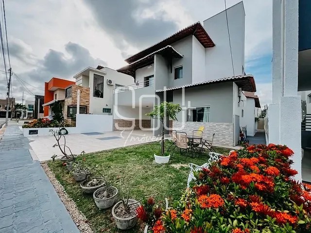 Casa com 305m² 4 quartos e 5 banheiros, à venda, no bairro Nova Parnamirim em Parnamirim