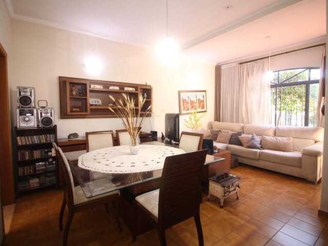 Casa com 229m² 3 quartos e 2 banheiros, à venda, no bairro Jardim da Saúde em São Paulo