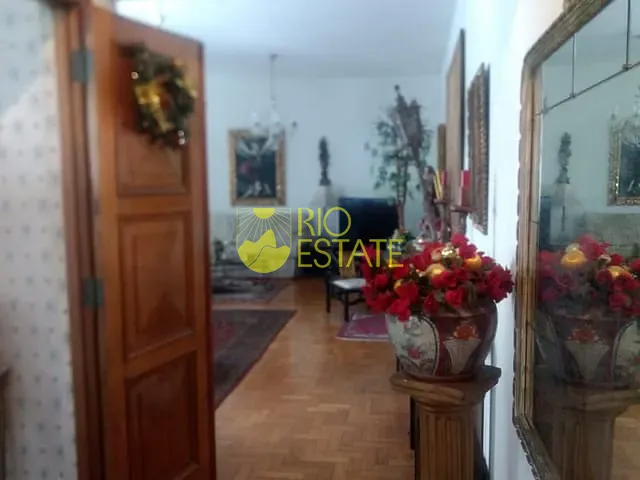 Casa com 876m² 4 quartos e 5 banheiros, à venda, no bairro Centro em Barra Mansa