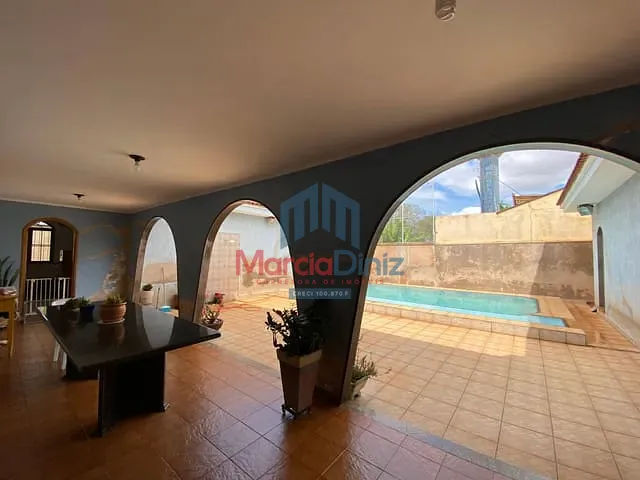 Casa com 500m² 3 quartos e 1 banheiro, à venda, no bairro Jardim Cristina em Ituverava
