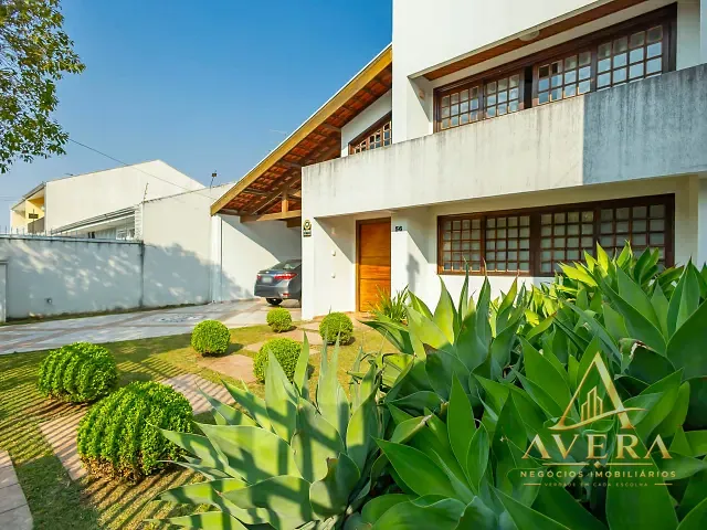 Casa com 467m² 3 quartos e 3 banheiros, à venda, no bairro Xaxim em Curitiba