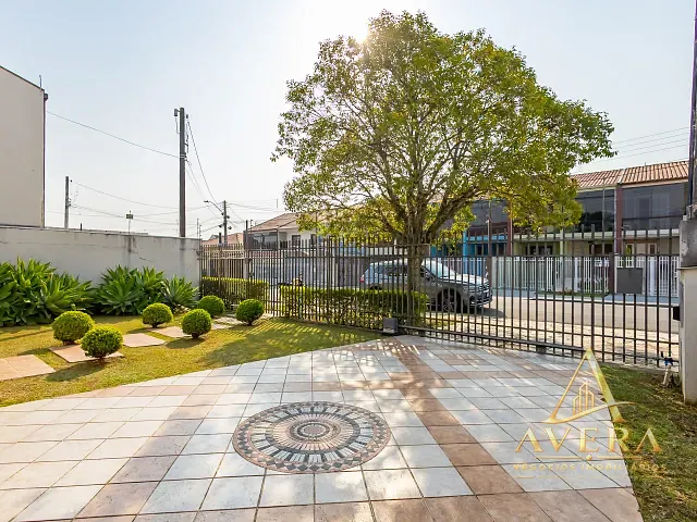 Casa com 467m² 3 quartos e 3 banheiros, à venda, no bairro Xaxim em Curitiba